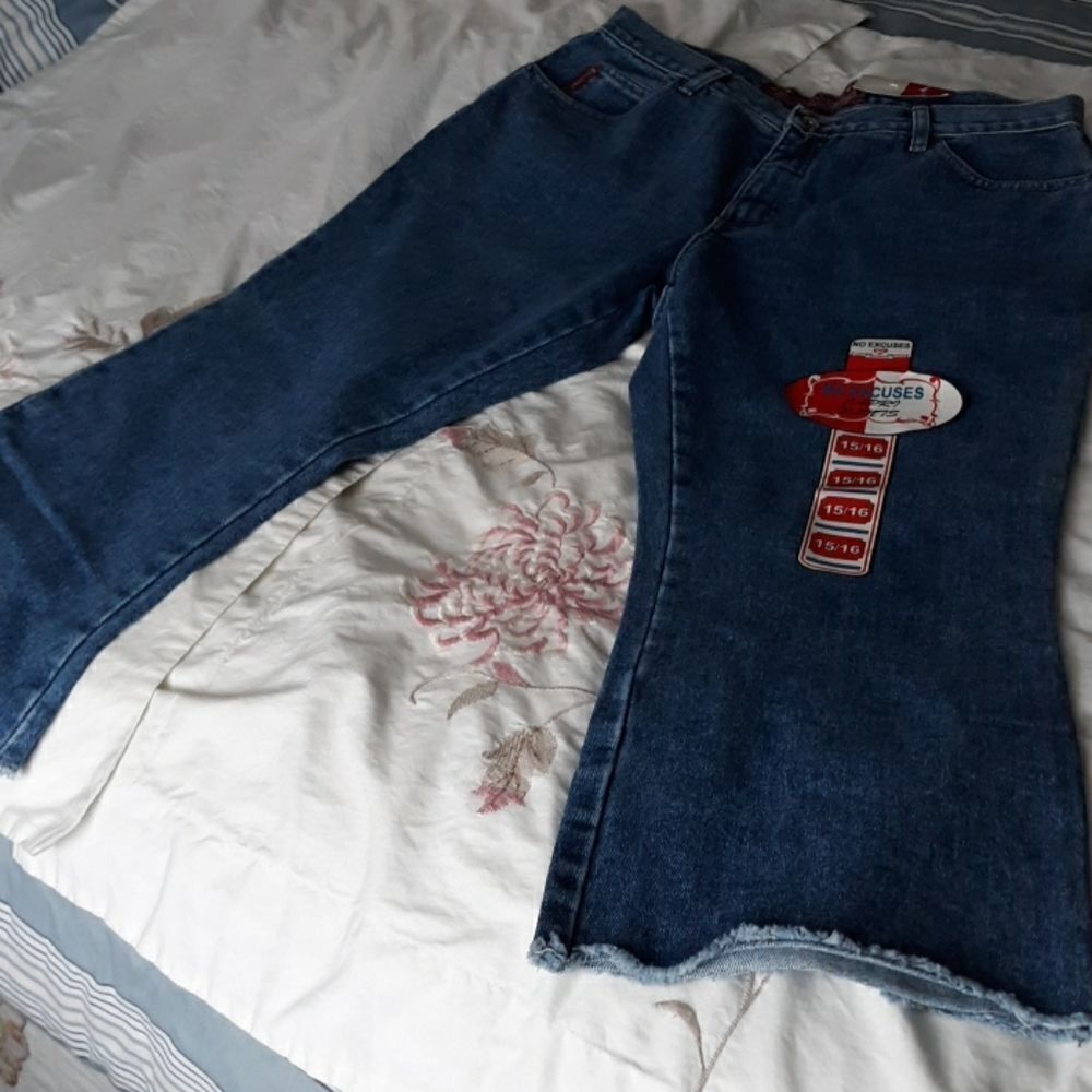 NWT No Excuses Capri jeans